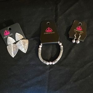 PAPARAZZI Bracelet and 2 Earrings set